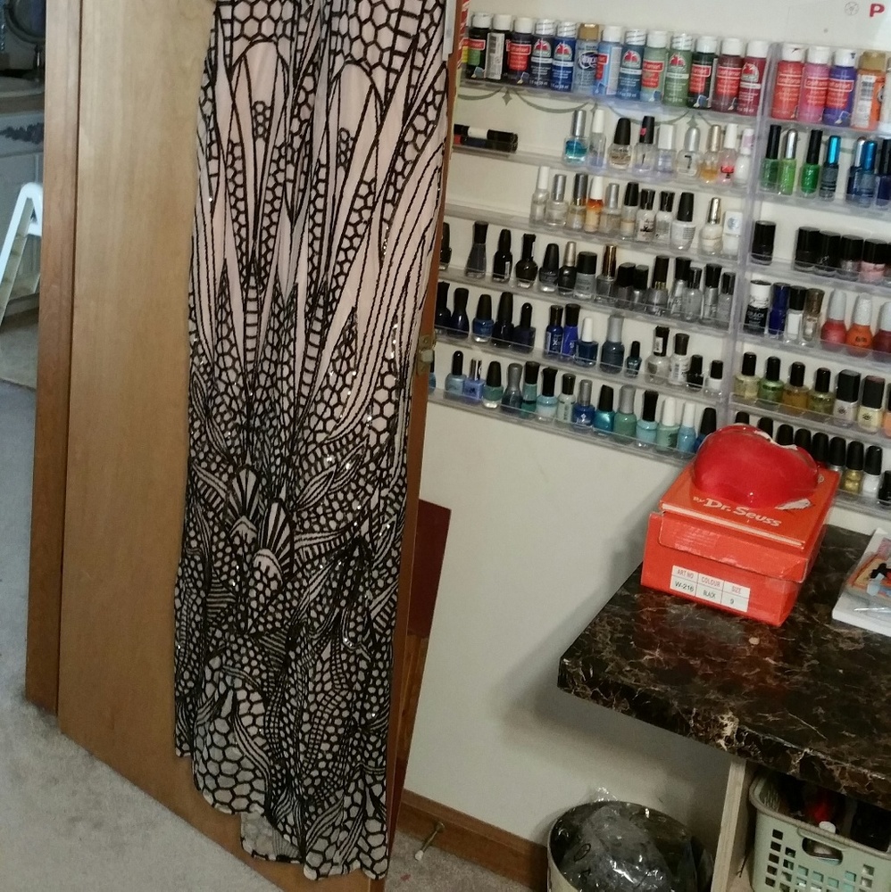 Dress - Picture 2 of 3